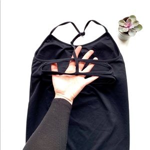 🌺 Fabletics Black Seamless Tank Top